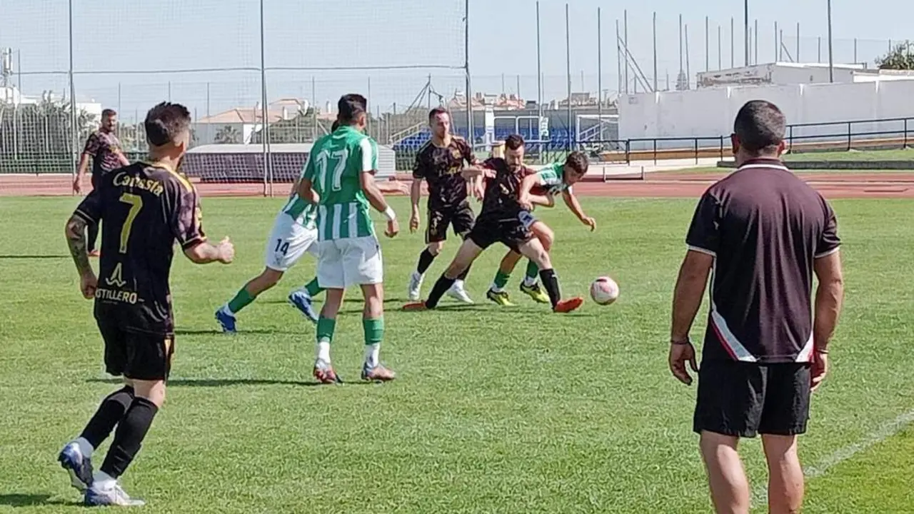 La emoci&oacute;n en el derbi sanluque&ntilde;o dur&oacute; muy poco tiempo - Ra&uacute;l J. Bustillos