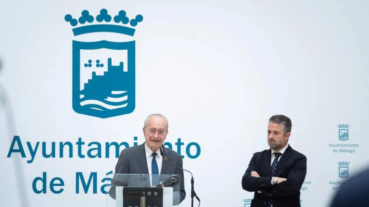De la Torre (i) y Conde, en rueda de prensa. - Ayto. M&aacute;laga