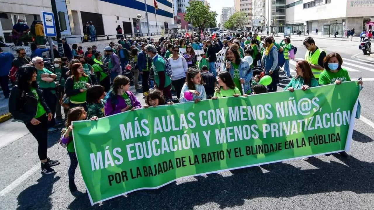 Manifestaci&oacute;n de la Marea Verde en una imagen de archivo.  - Eulogio Garc&iacute;a