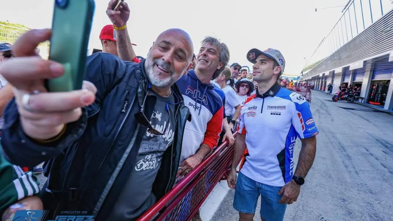 Los aficionados est&aacute;n entregados.  - Circuito de Jerez