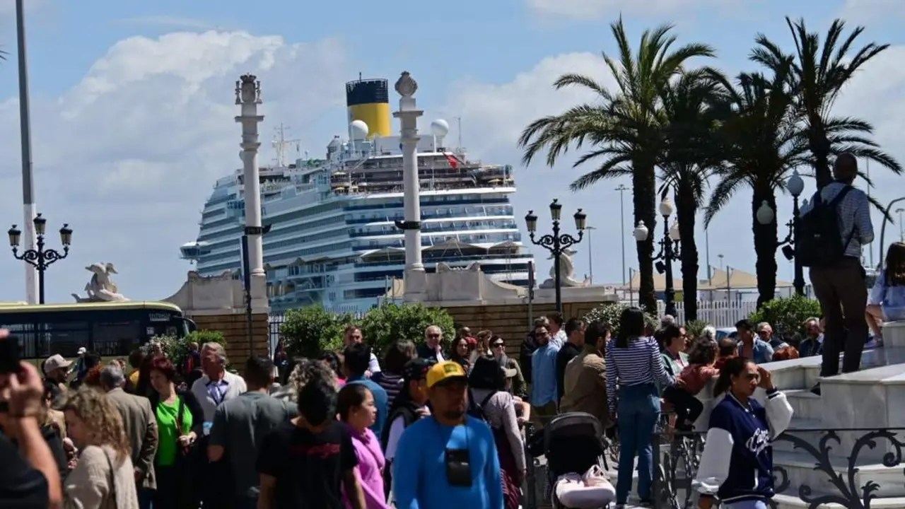 Cruceristas en C&aacute;diz. - Eulogio Garc&iacute;a