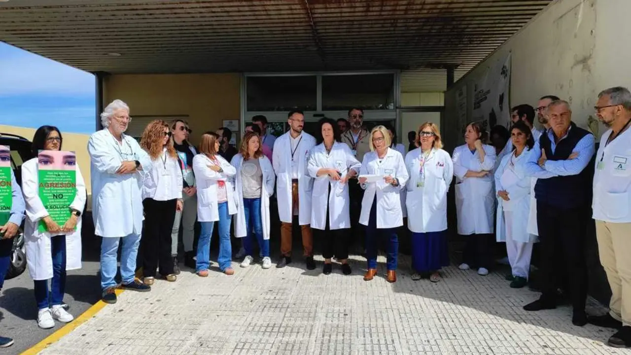 Protesta en Algeciras por las &uacute;ltimas agresiones a sanitarios, que aumentan