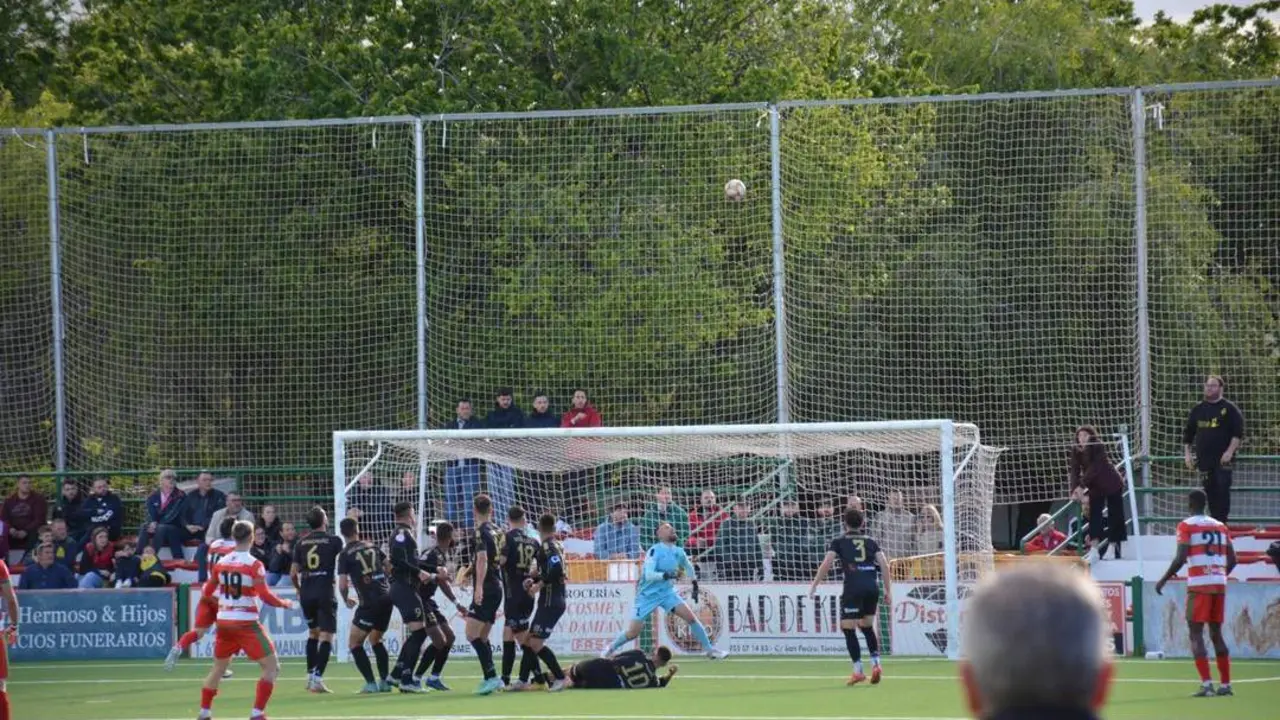 El empate en Torredonjimeno no sirvi&oacute; para arrimarse al l&iacute;der - MARIO PASTOR / REAL JA&Eacute;N