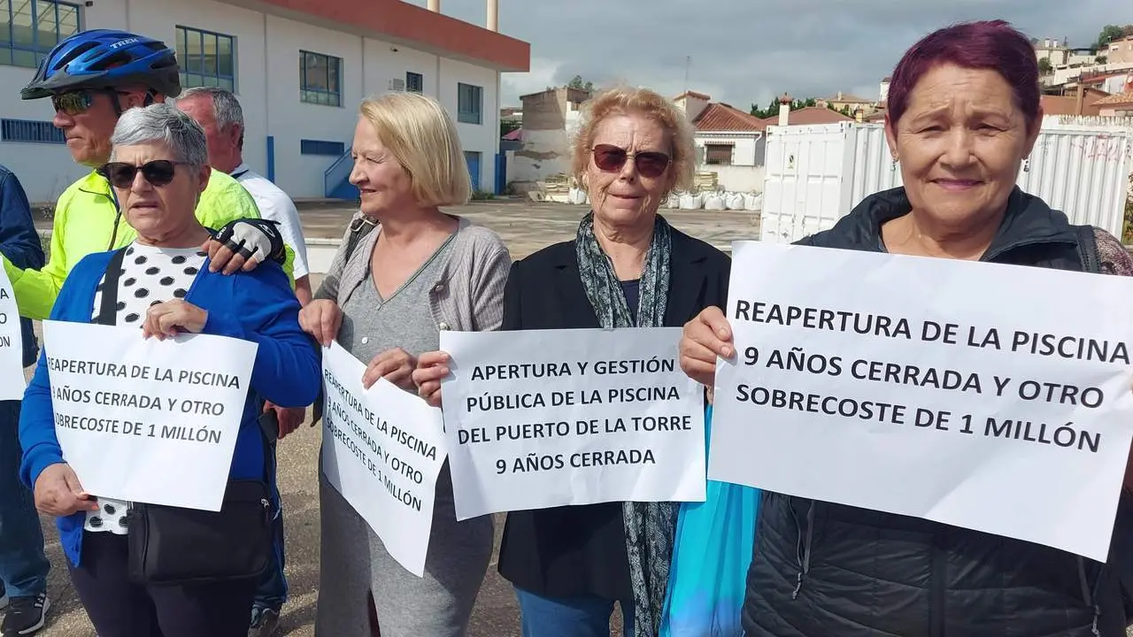 Nueve a&ntilde;os despu&eacute;s y con sobrecostes, sigue cerrada la piscina municipal de M&aacute;laga
