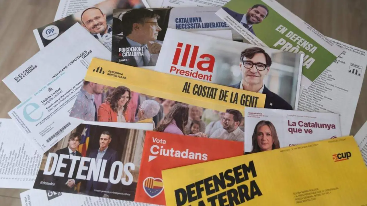 Papeletas de voto para las elecciones catalanas del 12M. - David Zorrakino / Europa Press