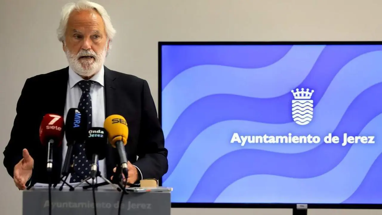 Agust&iacute;n Mu&ntilde;oz, en rueda de prensa.  - Andaluc&iacute;a Informaci&oacute;n