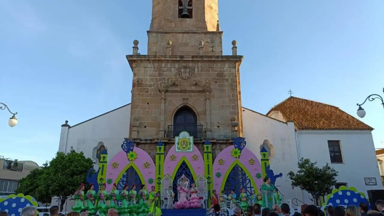 Coronaci&oacute;n en el inicio de la Feria de Los Barrios. - AI