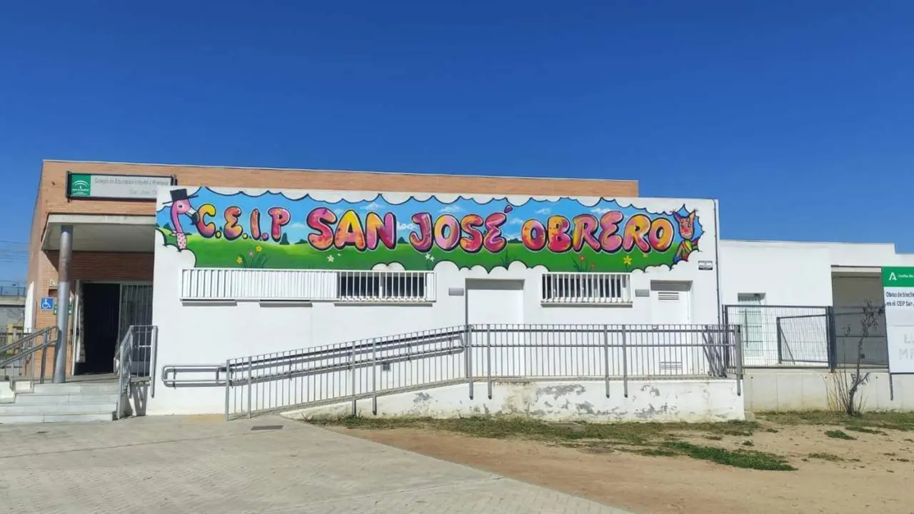 Fachada del CEIP San Jos&eacute; Obrero.  - Viva