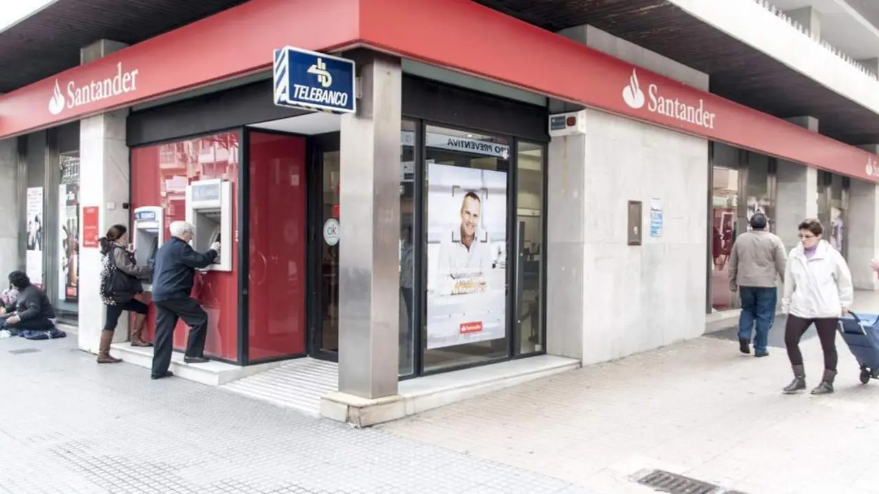 Una sucursal del Banco Santander. - Archivo