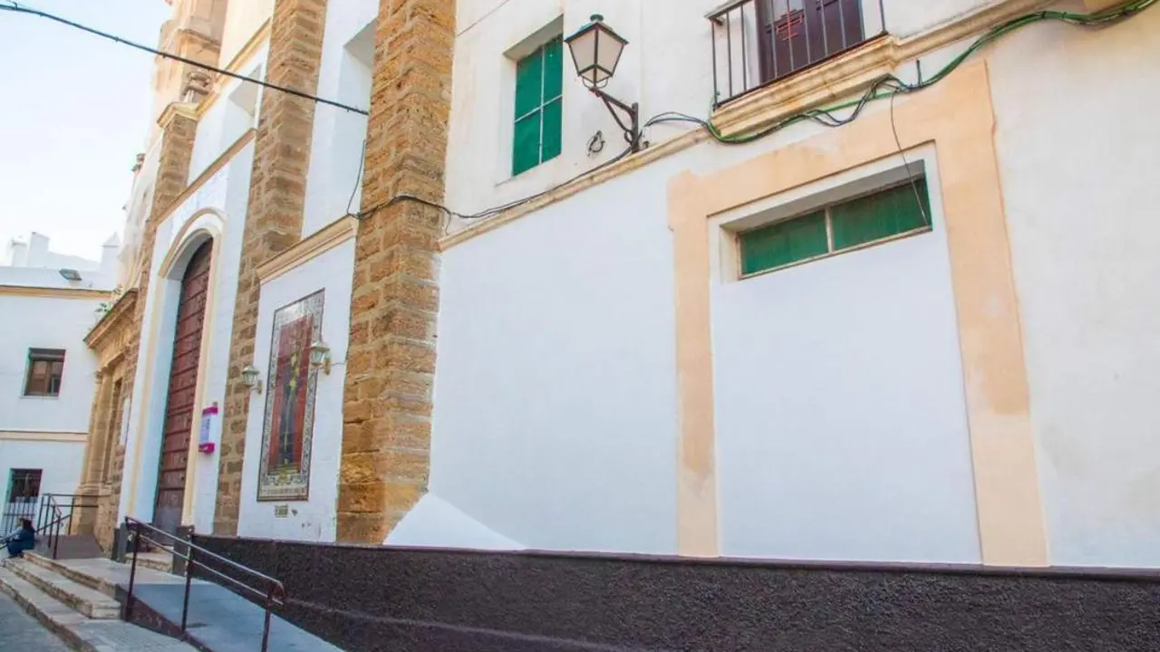 Fachada exterior de la Capilla de Nuestro Padre Jes&uacute;s Nazareno. - VIVA
