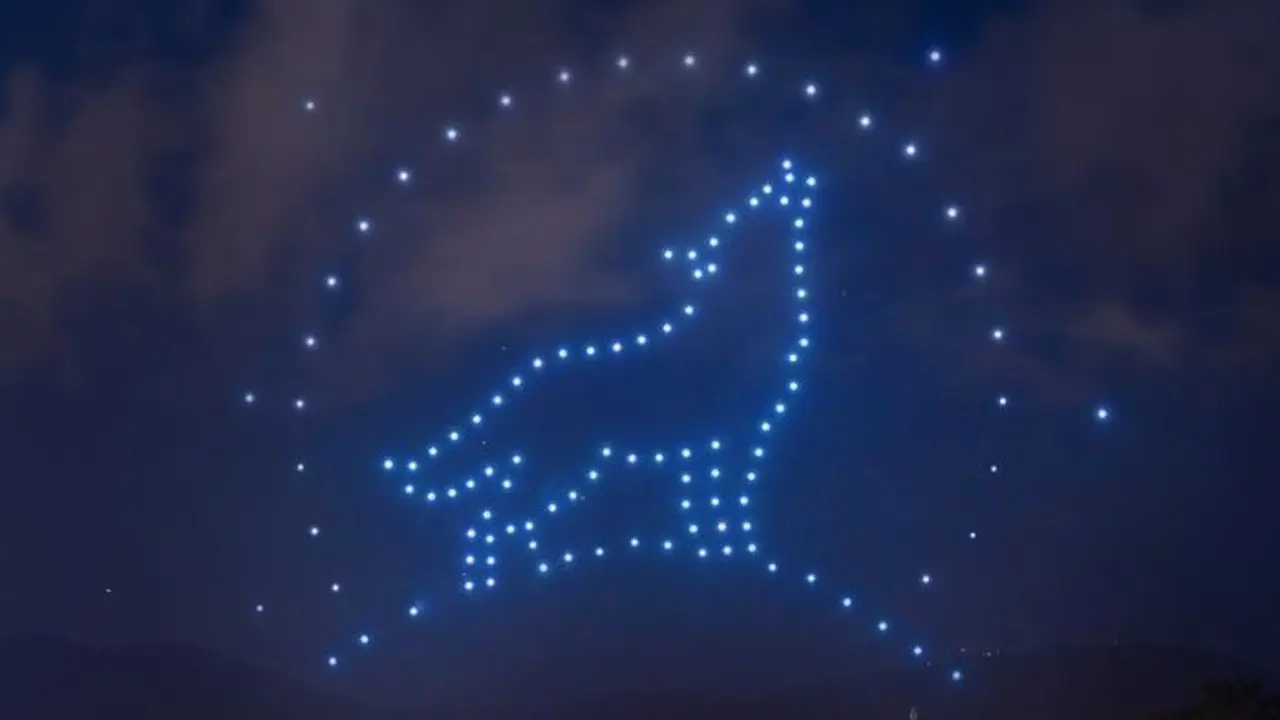 Una de las escenas de los espect&aacute;culos de drones de UMILES.   - 