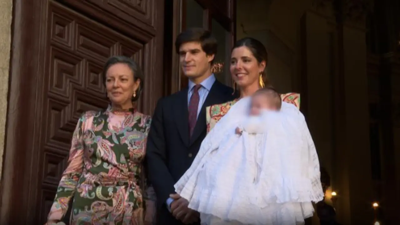 Invitados inesperados y ausencias sonadas en el &uacute;ltimo bautizo de los Alba