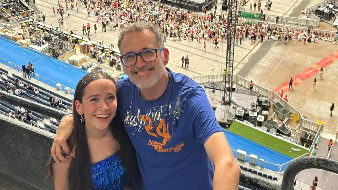 Daniela y su padre antes del concierto.  - Viva