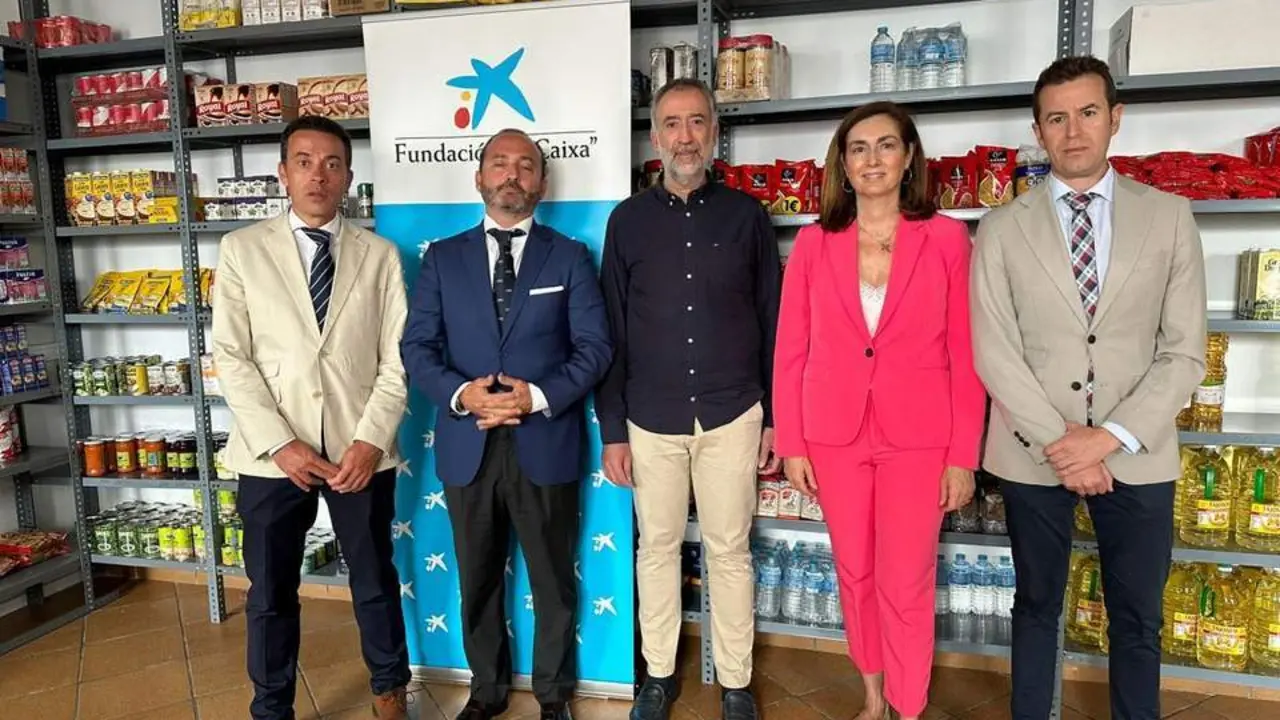 La Caixa entrega una subvenci&oacute;n a 'El Buen Samaritano'. - RS