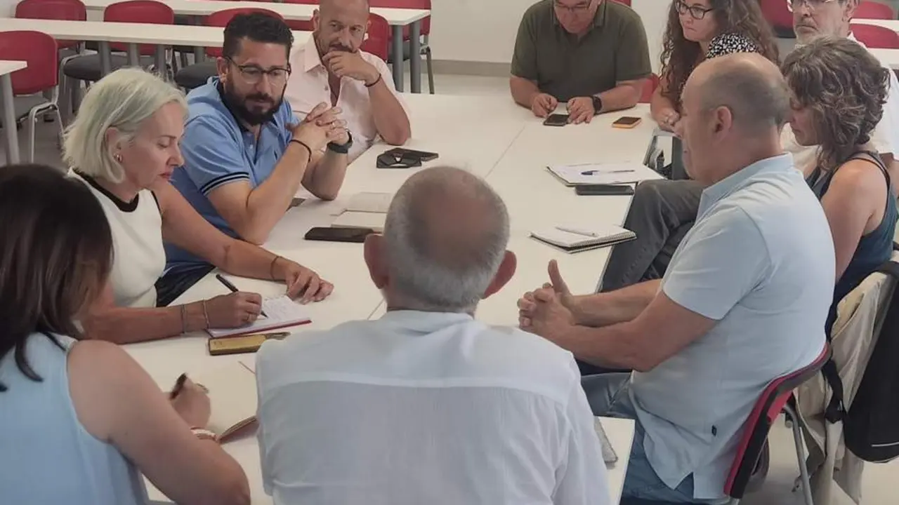 Jorge Rodr&iacute;guez y Kika Gonz&aacute;lez, con CCOO y UGT. - VIVA