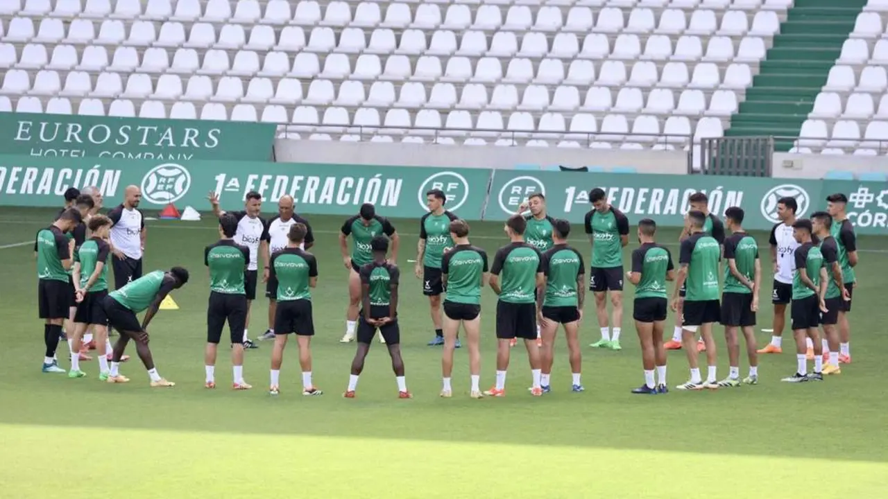 Entrenamiento del C&oacute;rdoba. - @CordobaCF_ofi / X