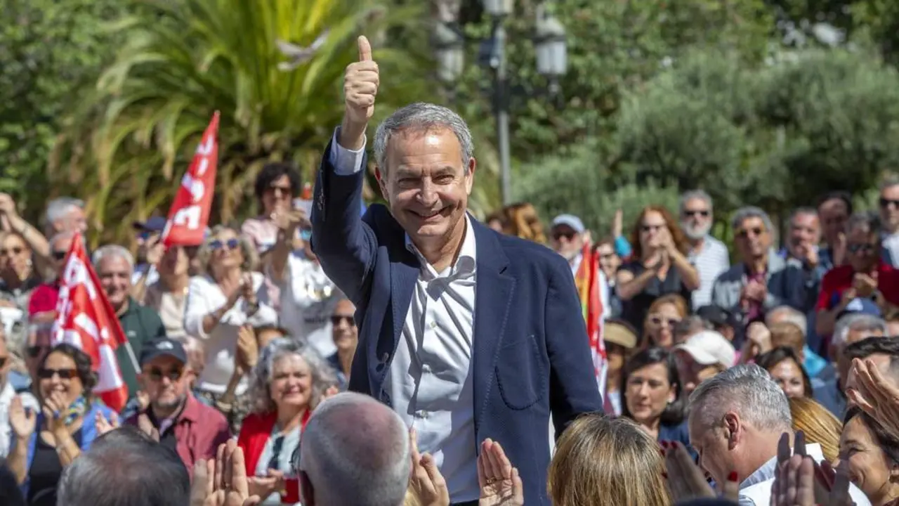 Jos&eacute; Luis Rodr&iacute;guez Zapatero, en C&aacute;diz. - EFE/Rom&aacute;n R&iacute;os