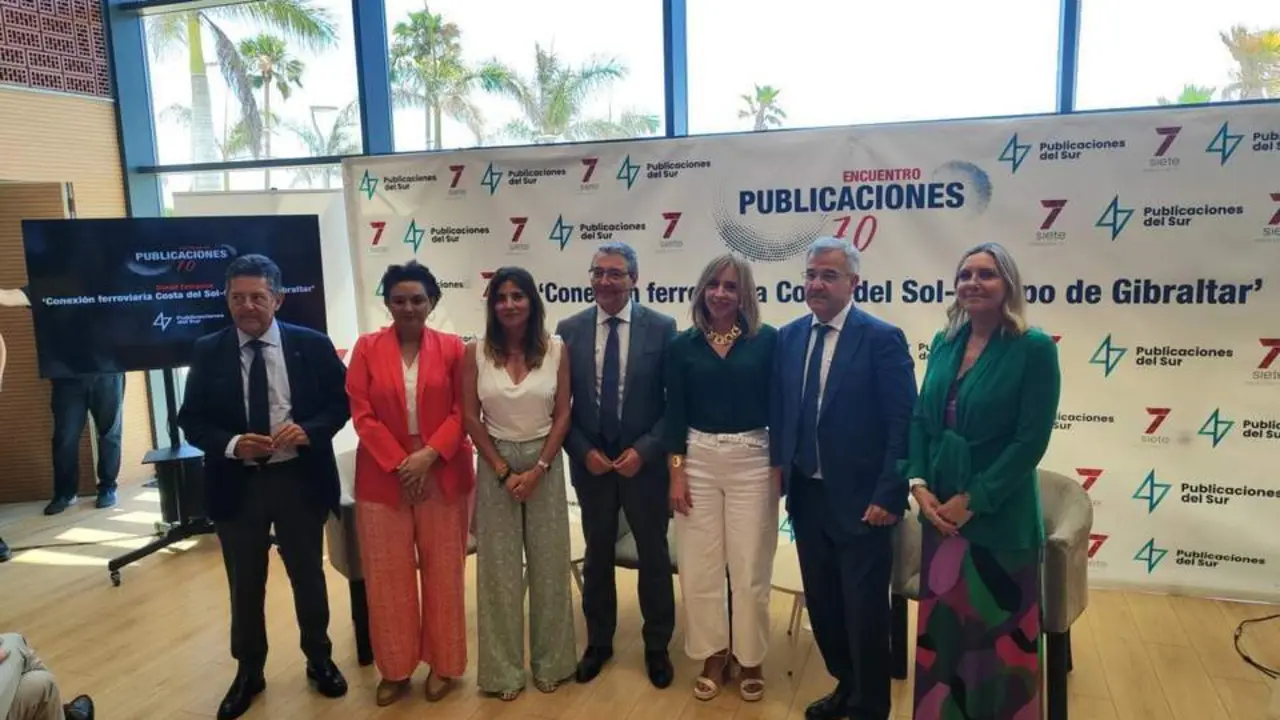 Autoridades asistentes al Encuentro Publicaciones 7.0 en Estepona - D. F. V.