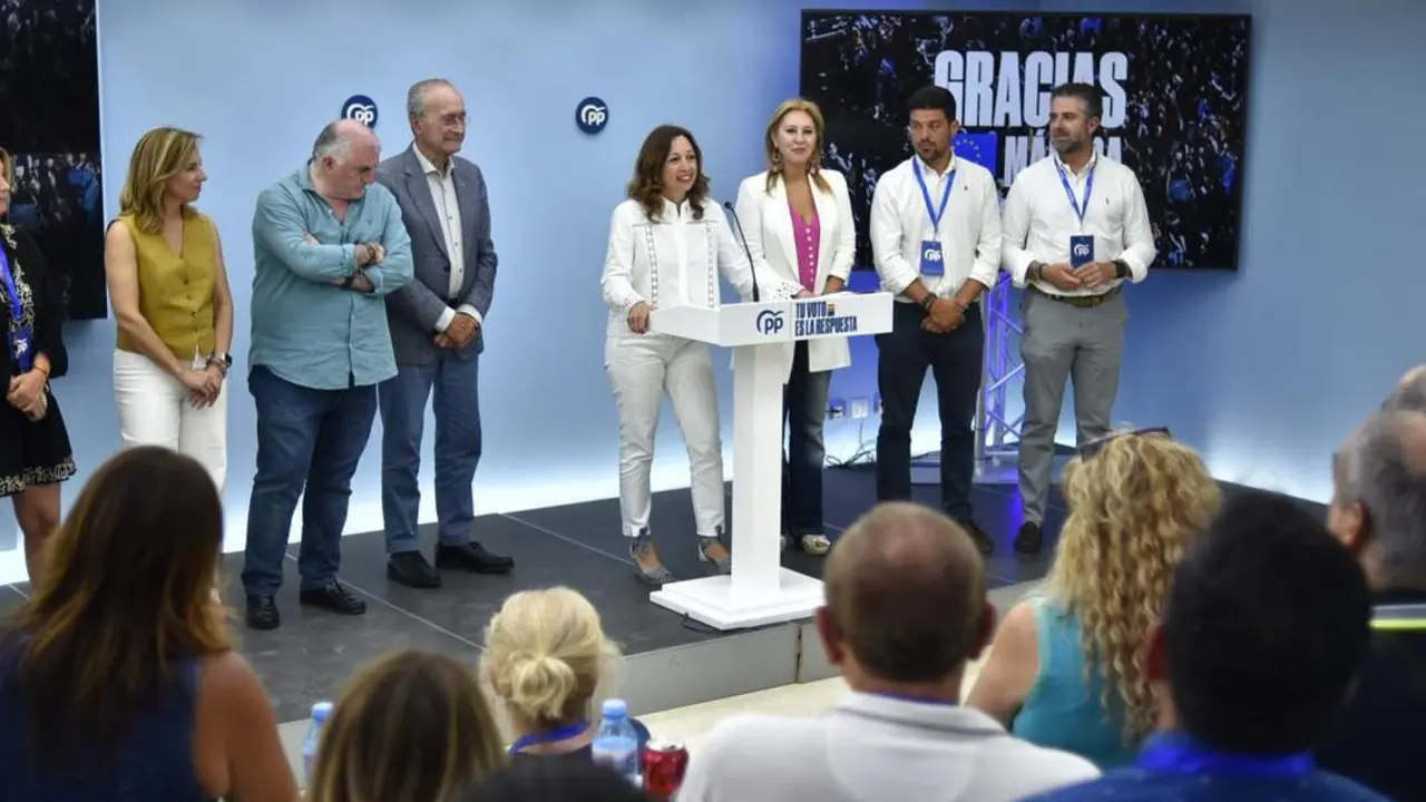 La presidenta del PP de M&aacute;laga en rueda de prensa. - VM