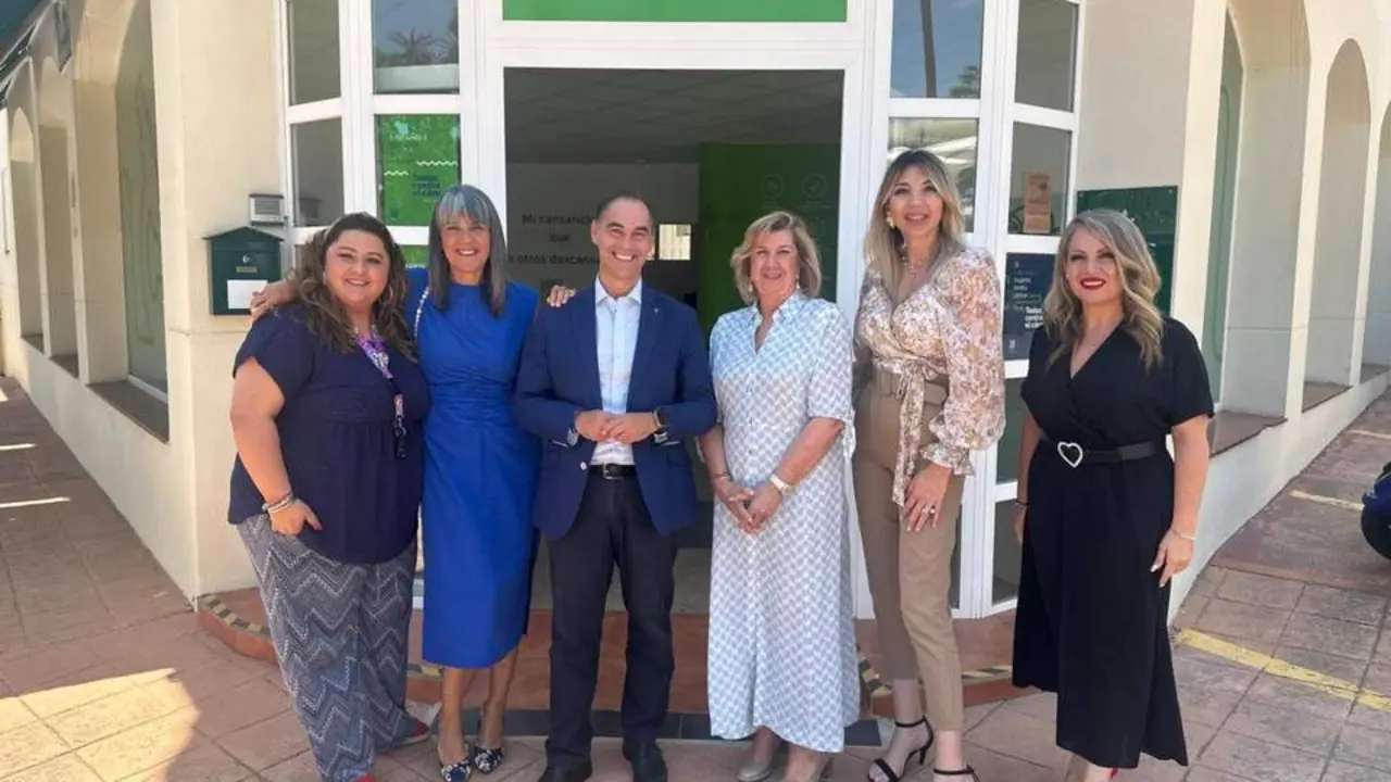 Encuentro en la sede de la AECC. - VB