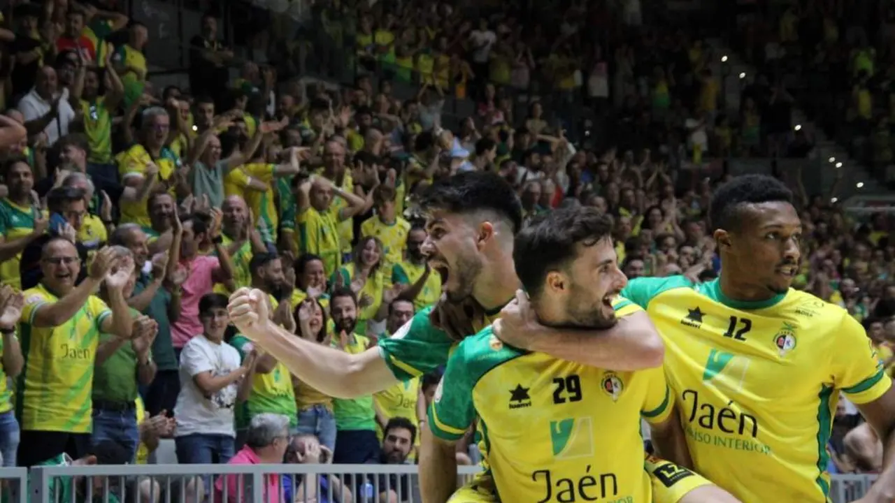 C&eacute;sar Velasco ya no defender&aacute; los colores del Ja&eacute;n Para&iacute;so Interior. - JA&Eacute;N PARA&Iacute;SO INTERIOR