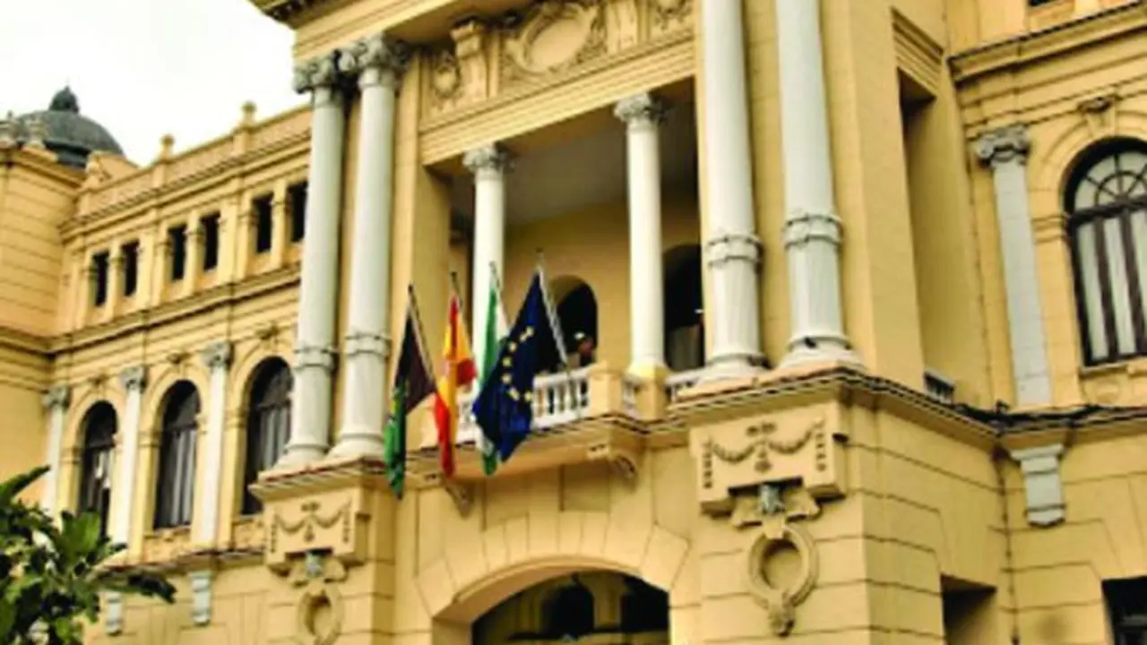 Fachada del Ayuntamiento. - VM
