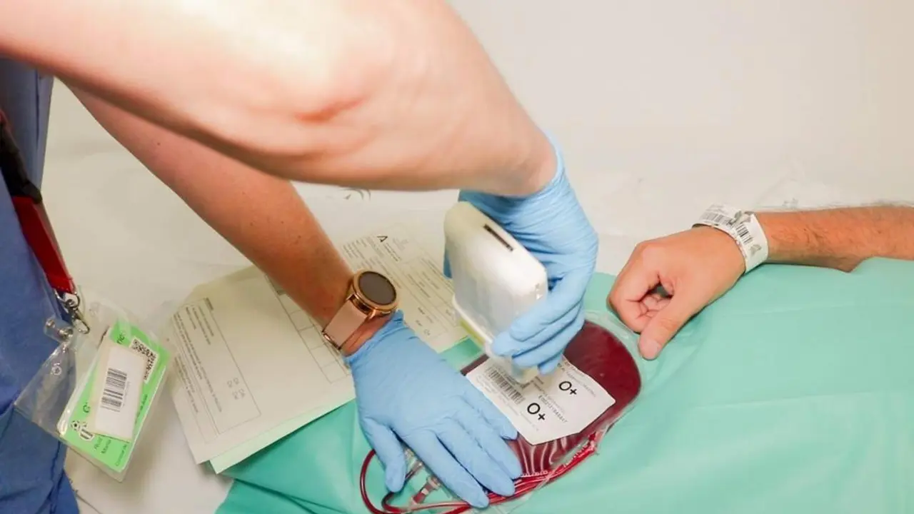 Extracci&oacute;n de sangre para la realizaci&oacute;n de un trasplante de m&eacute;dula.  - JUNTA DE ANDALUC&Iacute;A