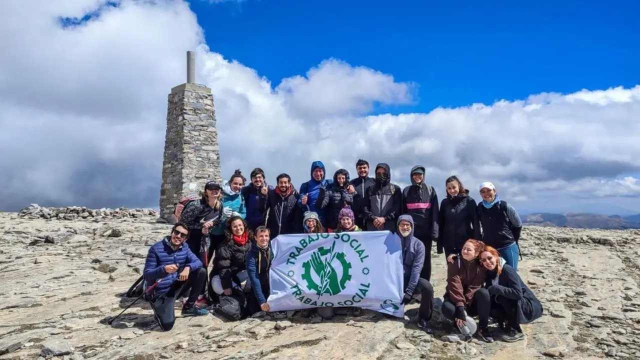 Los valores del Trabajo Social escalan las ocho cumbres m&aacute;s altas de Andaluc&iacute;a