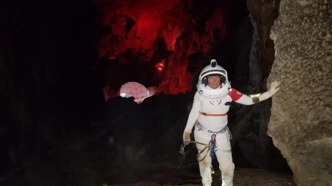 Maril&oacute; Torres en la cueva de Astroland. - Europa Press