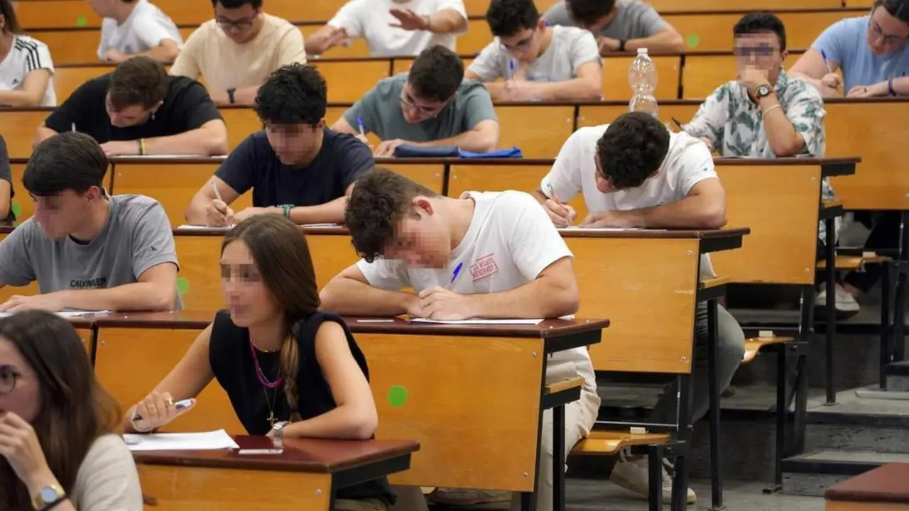 Estudiantes al comienzo de la PEvAU. - &Aacute;lex Zea / Europa Press