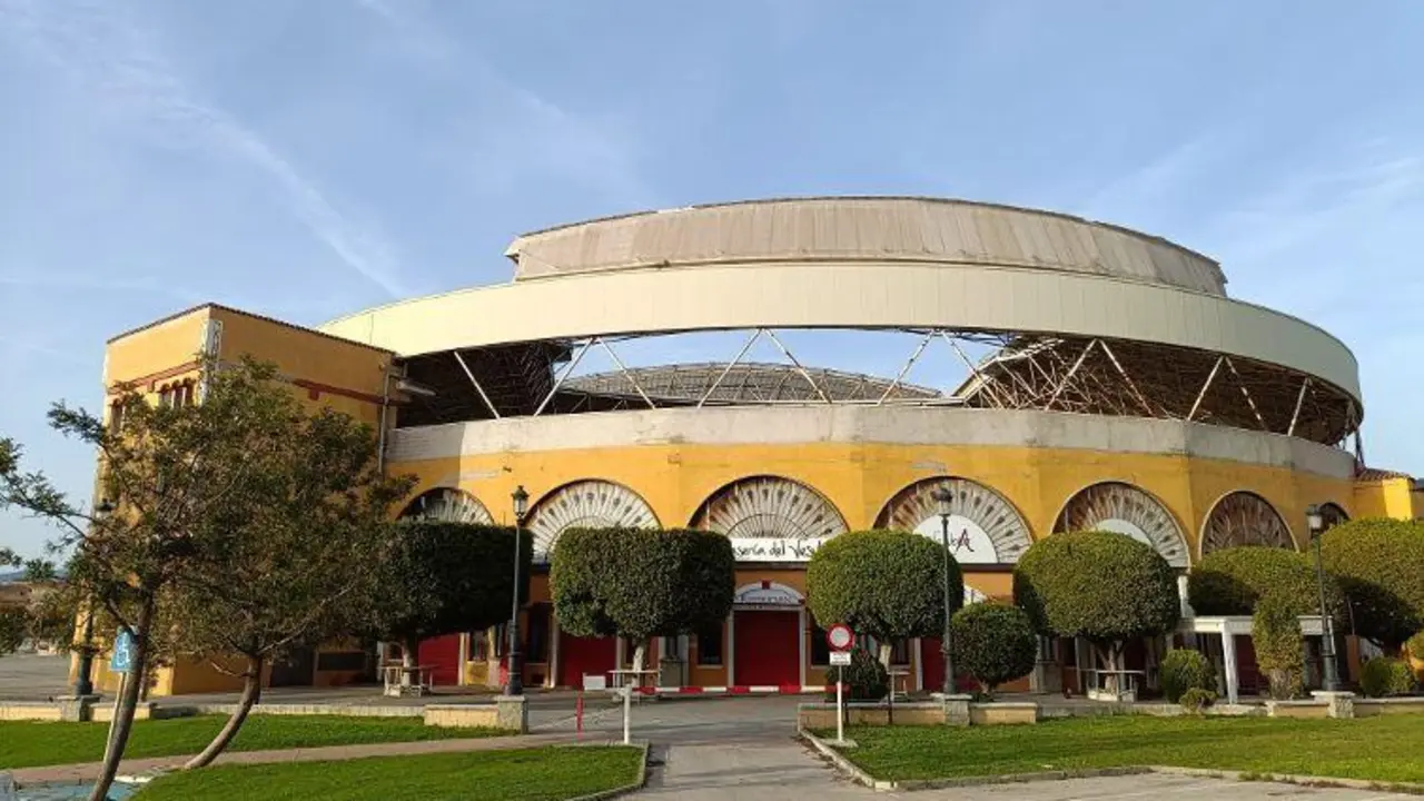 Plaza de toros La Montera de Los Barrios. - AI
