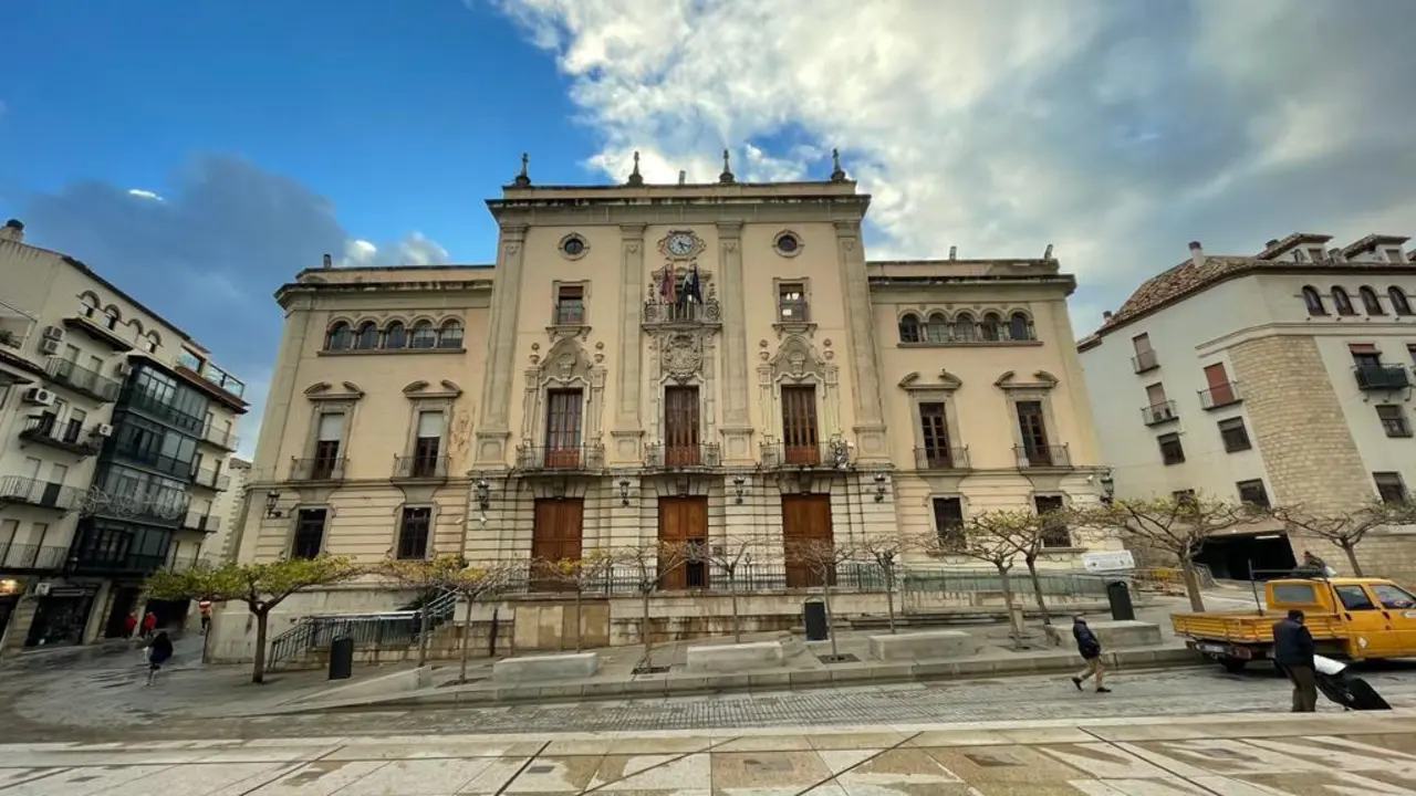 Medidas de ahorro en el Ayuntamiento de Ja&eacute;n.  - Archivo