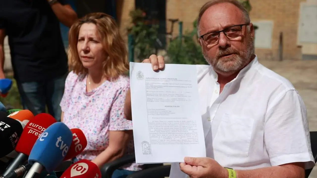 Eva Casanueva y Antonio del Castillo, padres de Marta del Castillo. - EP.
