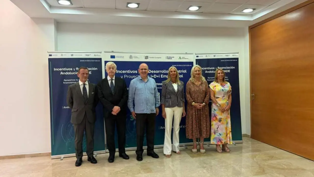 Presentaci&oacute;n de las ayudas de Andaluc&iacute;a Trade en la CEC. - VIVA