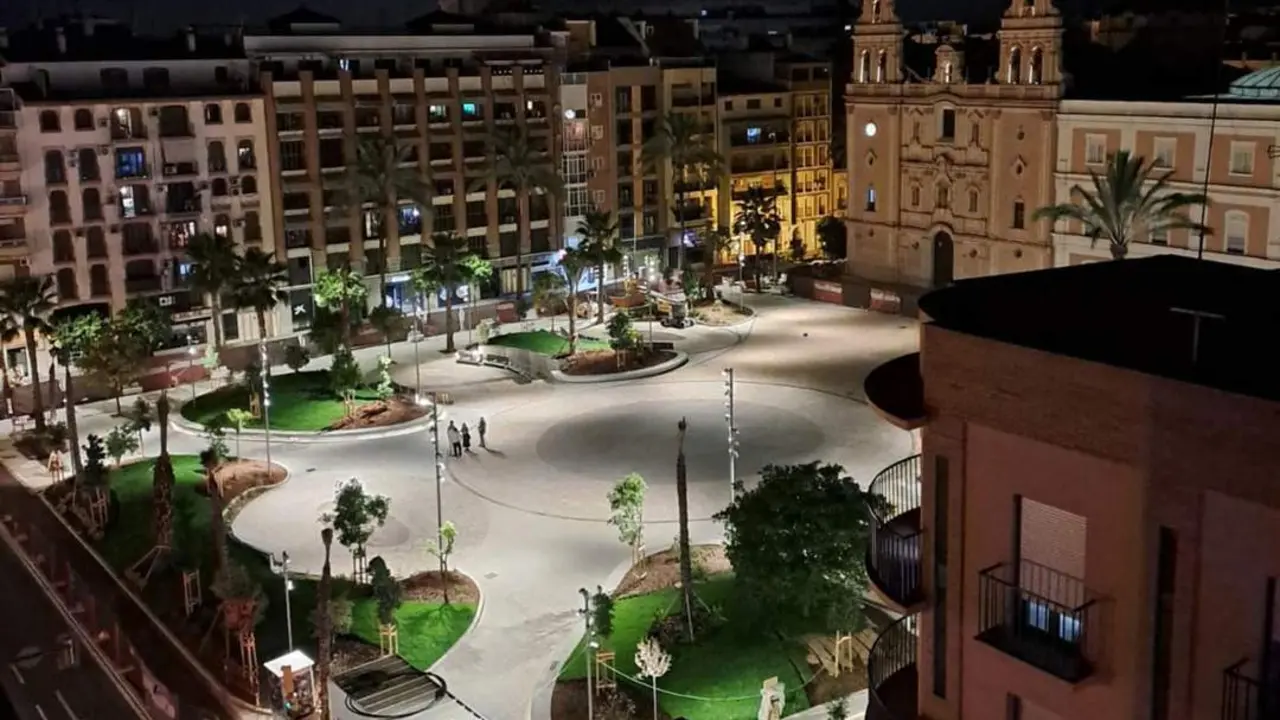 Pruebas de alumbrado en la plaza de La Merced. - VGPALACIOS