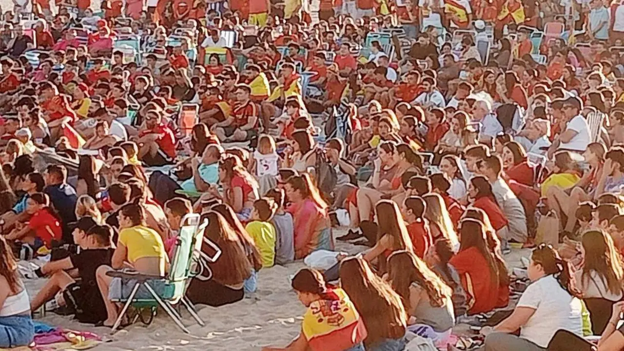 Ambientazo en el litoral sanluque&ntilde;a para presenciar la Final - Ra&uacute;l J. Bustillos