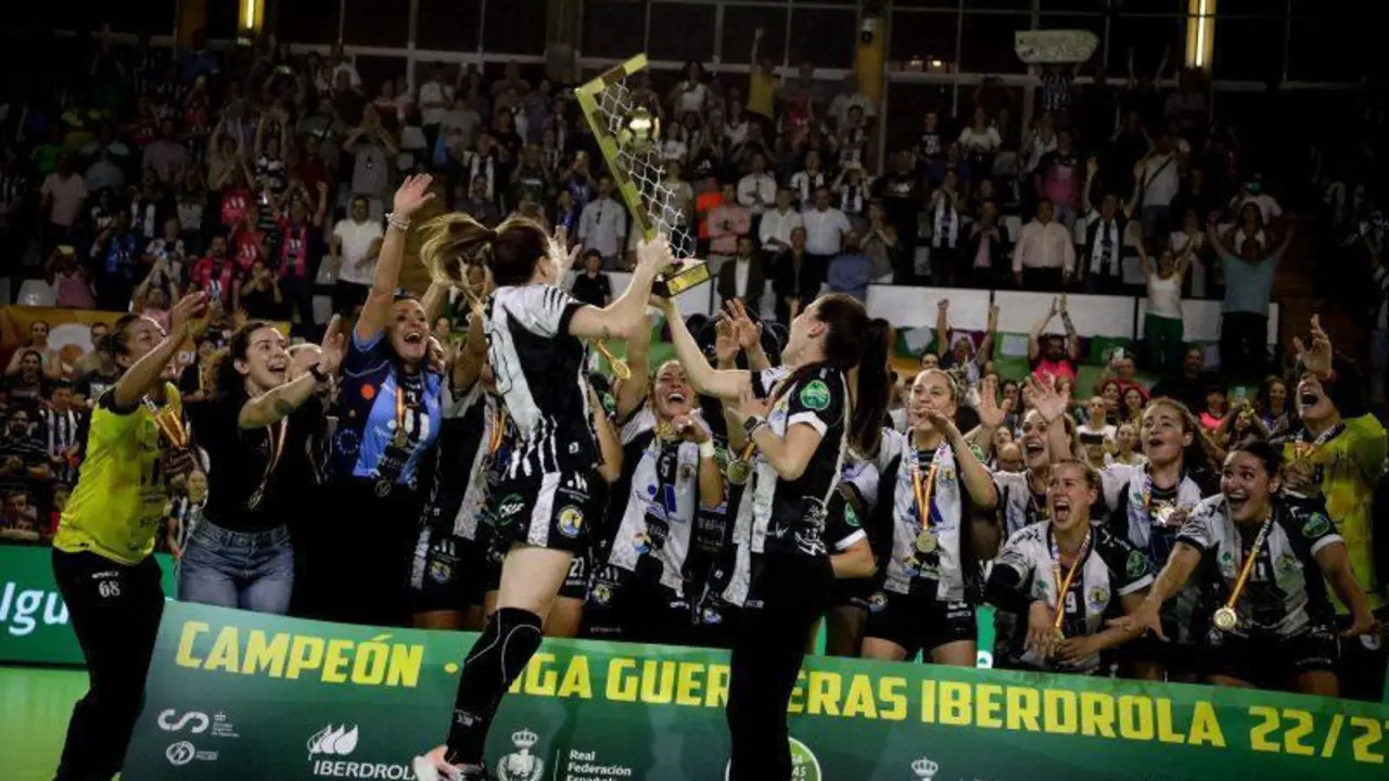 Celebrando un t&iacute;tulo (archivo): - CSM