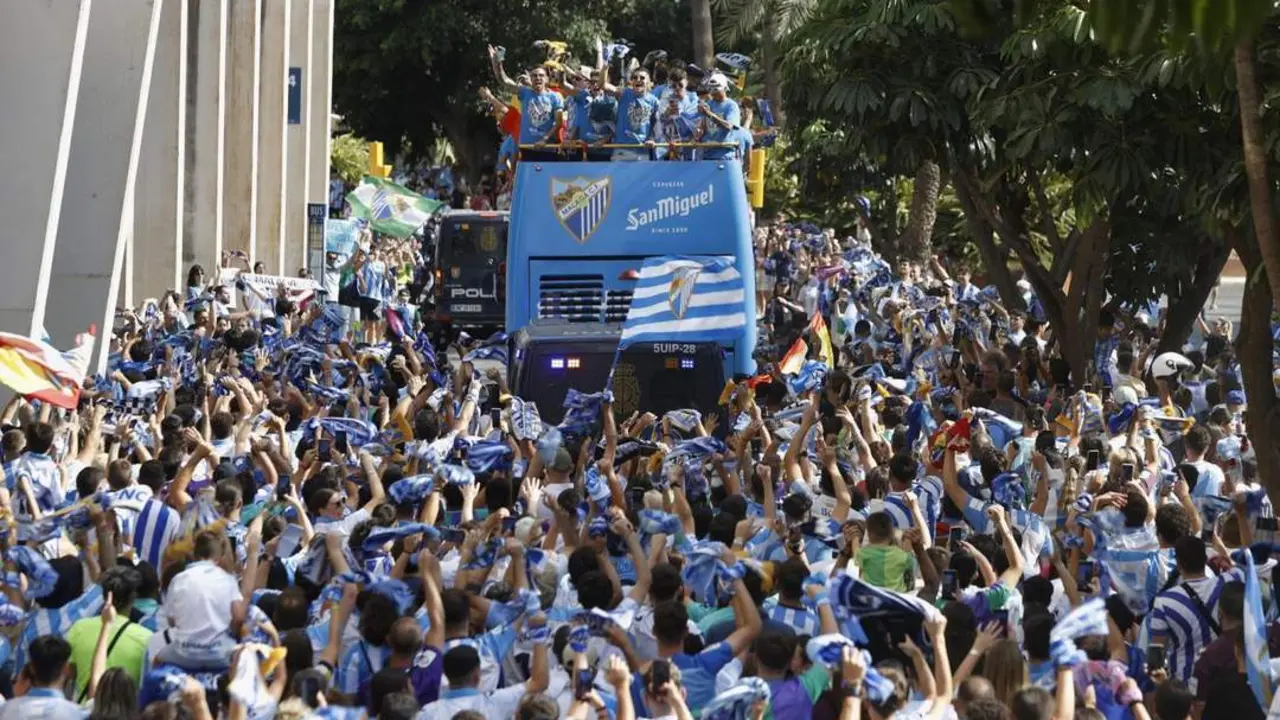 M&aacute;laga CF celebra el ascenso a la LaLiga Hypermotion. - EFE/ Jorge Zapata
