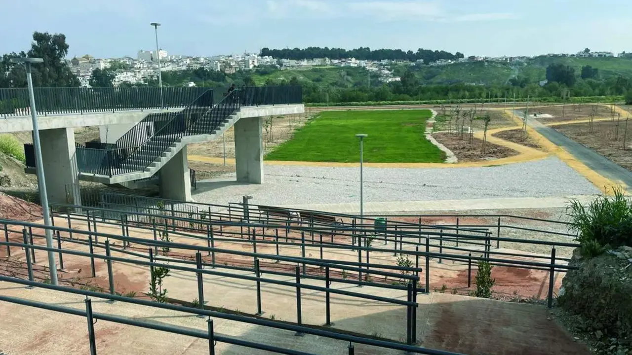 Parque de los Llanos del Cristo, donde se construir&aacute; el nuevo campo. - 