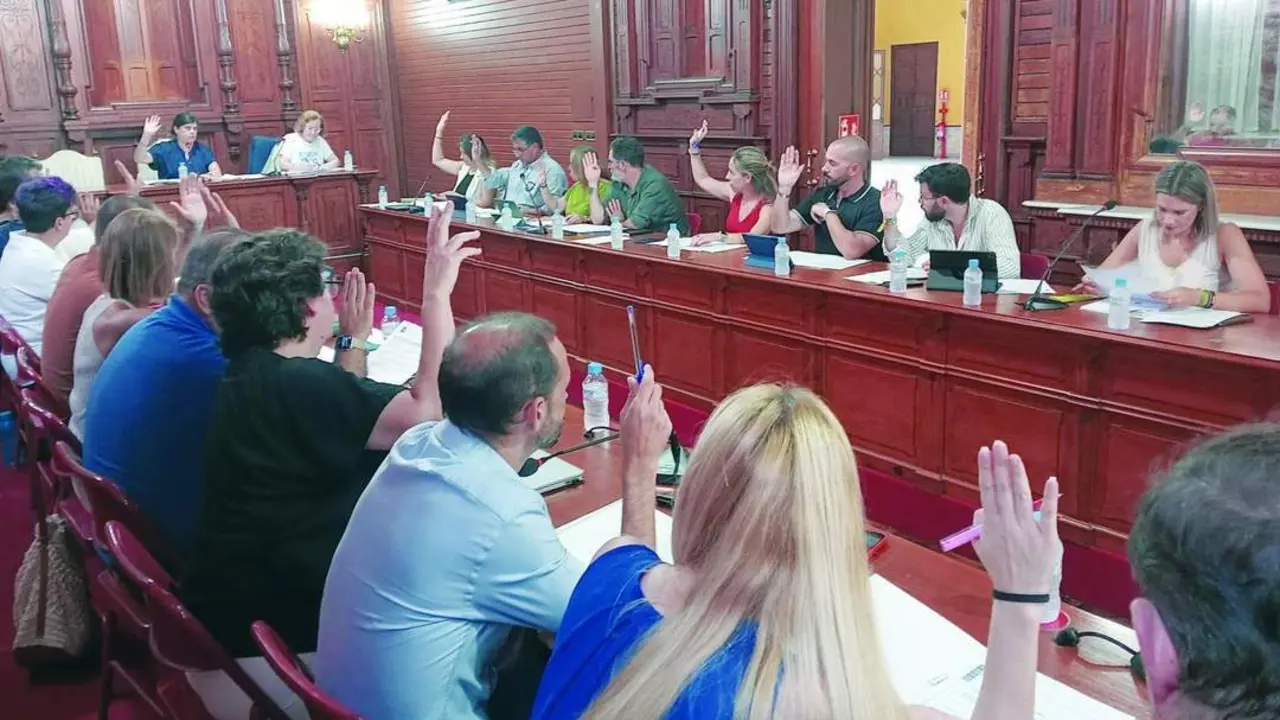 Votaciones en el Pleno de Julio - Ra&uacute;l J. Bustillos