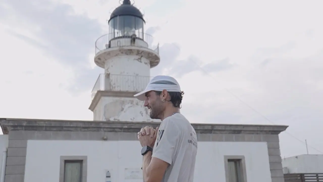 Influencer y deportista Sergio Turull logra el reto: corre1.500 km de Tarifa a Cab Creus