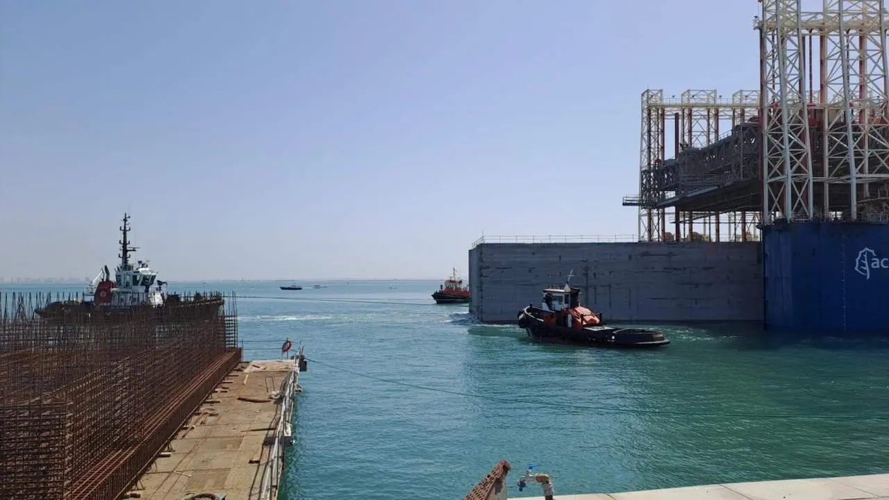 Primer caj&oacute;n de la Fase II de la Nueva Terminal de Contenedores. - VIVA