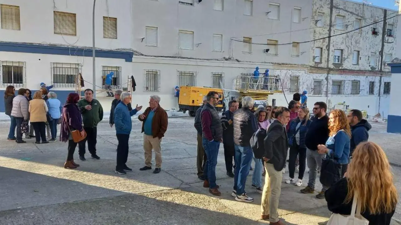 El eurodiputado Miguel Urb&aacute;n, en una visita a La Asunci&oacute;n.  - Andaluc&iacute;a Informaci&oacute;n