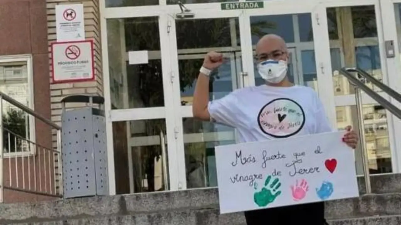 Alba Barrera, en julio, a la salida del Hospital.  - Andaluc&iacute;a Informaci&oacute;n