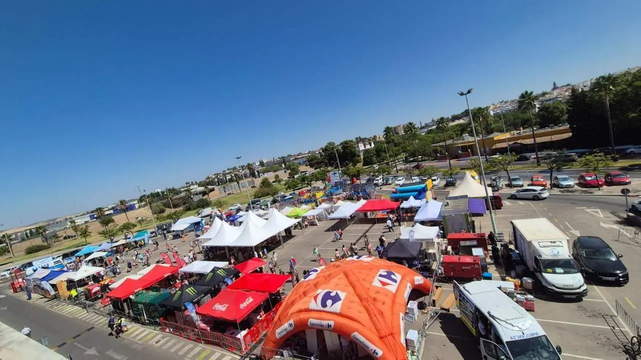 Panor&aacute;mica de los aparcamientos de Carrefour Sur. - Viva