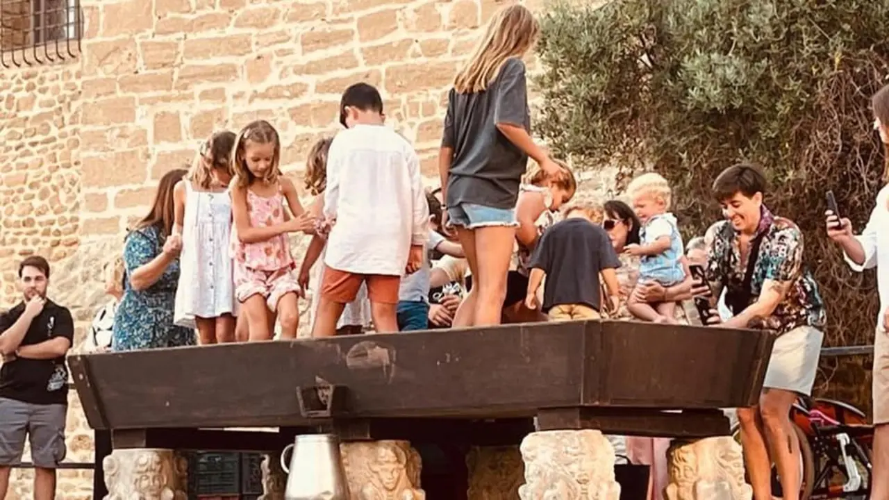 Pisada de la uva en la Plaza Bartolom&eacute; P&eacute;rez - Wendy G&oacute;mez