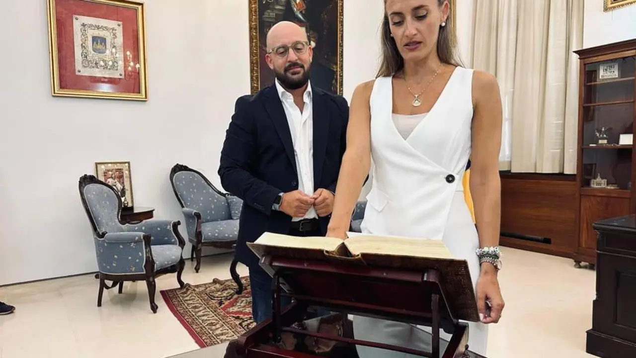 ANA SERRANO &Aacute;LVAREZ. - VIVA