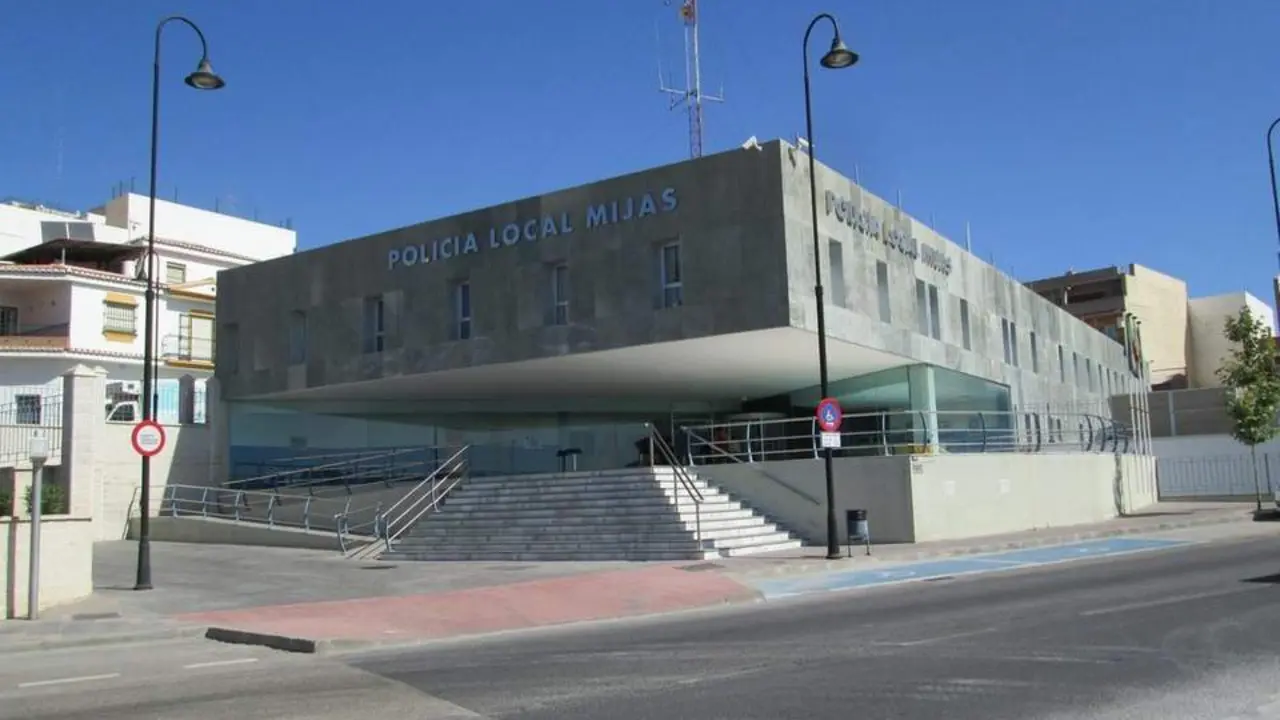 Polic&iacute;a Local de Mijas. - RRSS