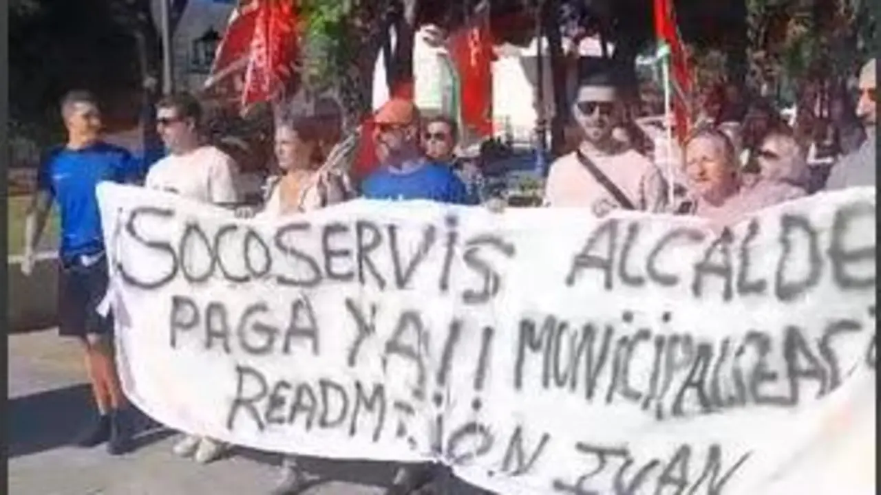 Movilizaci&oacute;n de trabajadores de la piscina municipal de San Roque. - AI