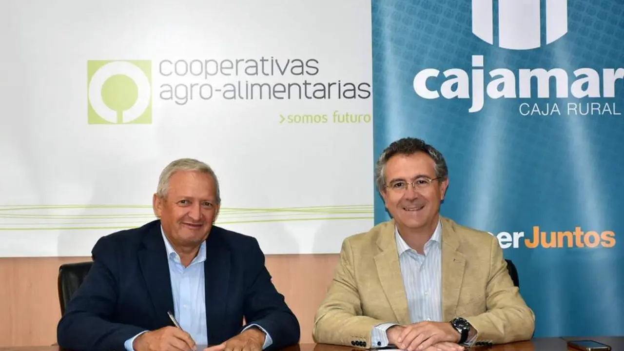 Firma del convenio. - C.M.